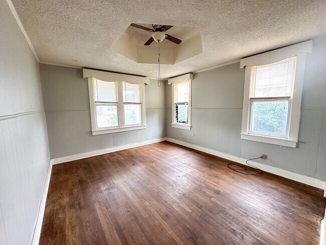 Building Photo - 1912 20th St