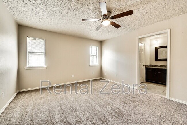 Building Photo - 500 Woodhollow Dr