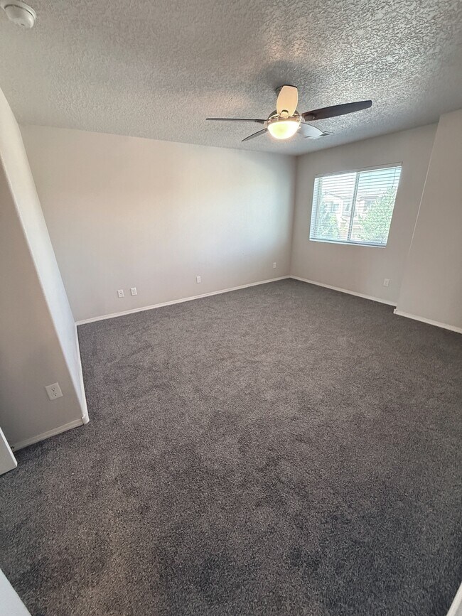 Building Photo - 8936 Mission Ridge Dr