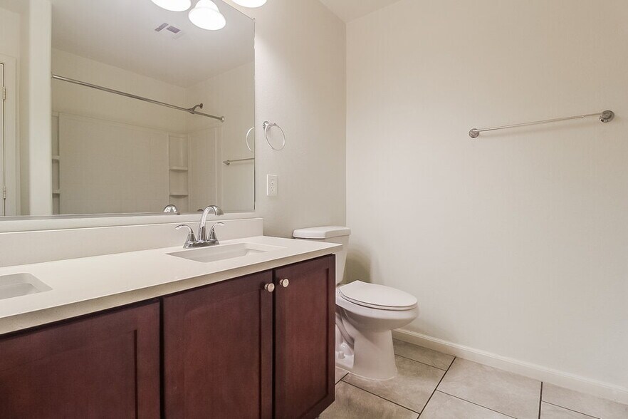 Building Photo - 17110 N 184th Dr
