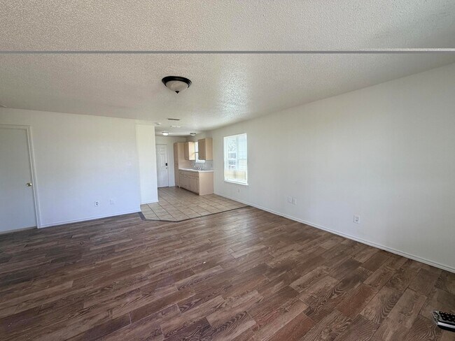 Building Photo - 817 Ute Ave