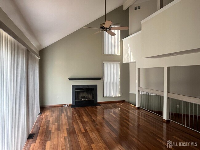 Building Photo - 16 Wisteria Ct
