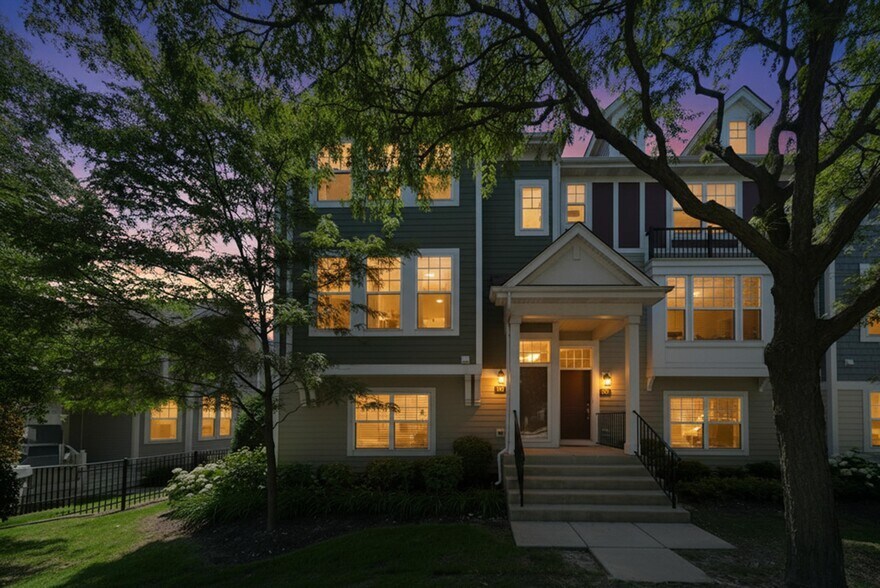 Building Photo - 130 Waterbury Cir