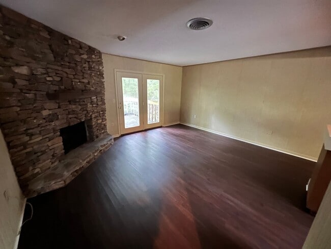 Building Photo - Hampton 1351-1353