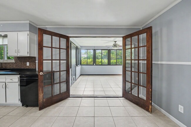 Building Photo - 18 Silverstone Cir