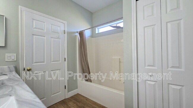 Building Photo - 2122 SW 29th Terrace