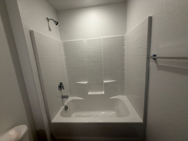 Building Photo - New Build - Never Lived In