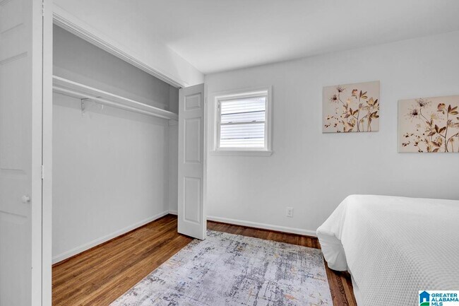 Building Photo - 917 S Forrest Dr
