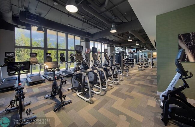 Building Photo - 16385 Biscayne Blvd