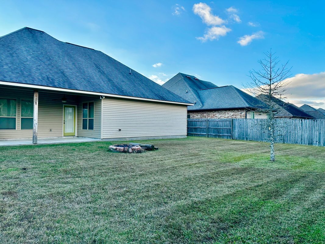 Building Photo - 18176 Old Reserve Dr