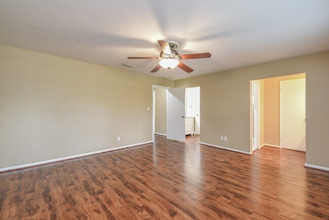 Building Photo - 10502 Hammerly Blvd