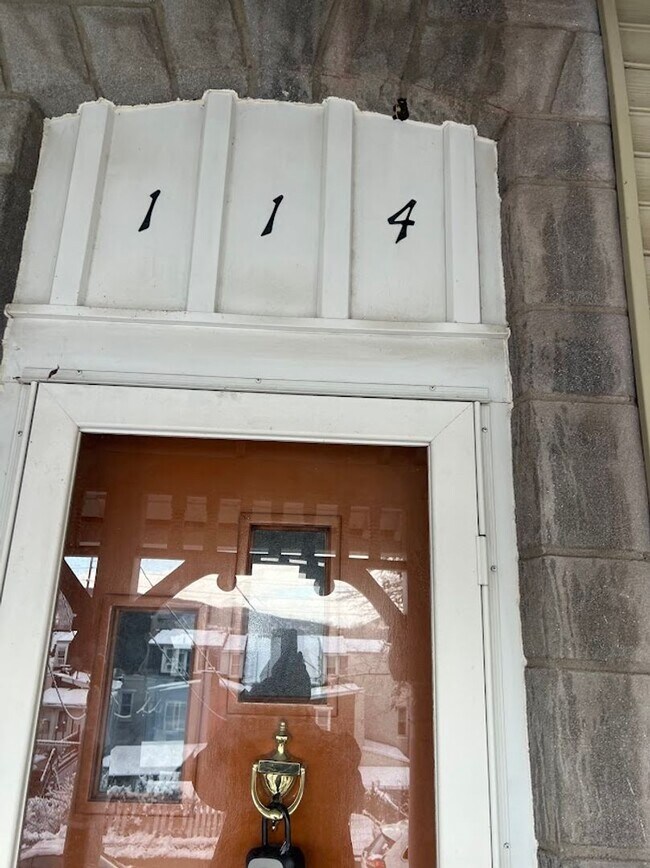 Building Photo - FOR RENT – West Reading