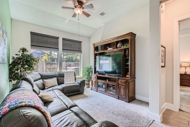 Building Photo - 13224 N Salmon River Cir