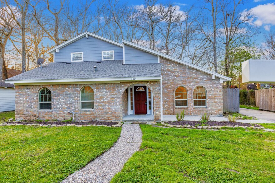 Building Photo - 206 St Cloud Dr