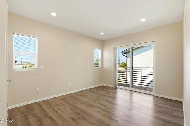 Building Photo - 6721 Vineland Ave