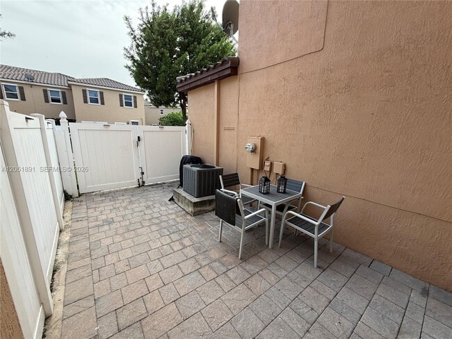 Building Photo - 9350 SW 171st Ct