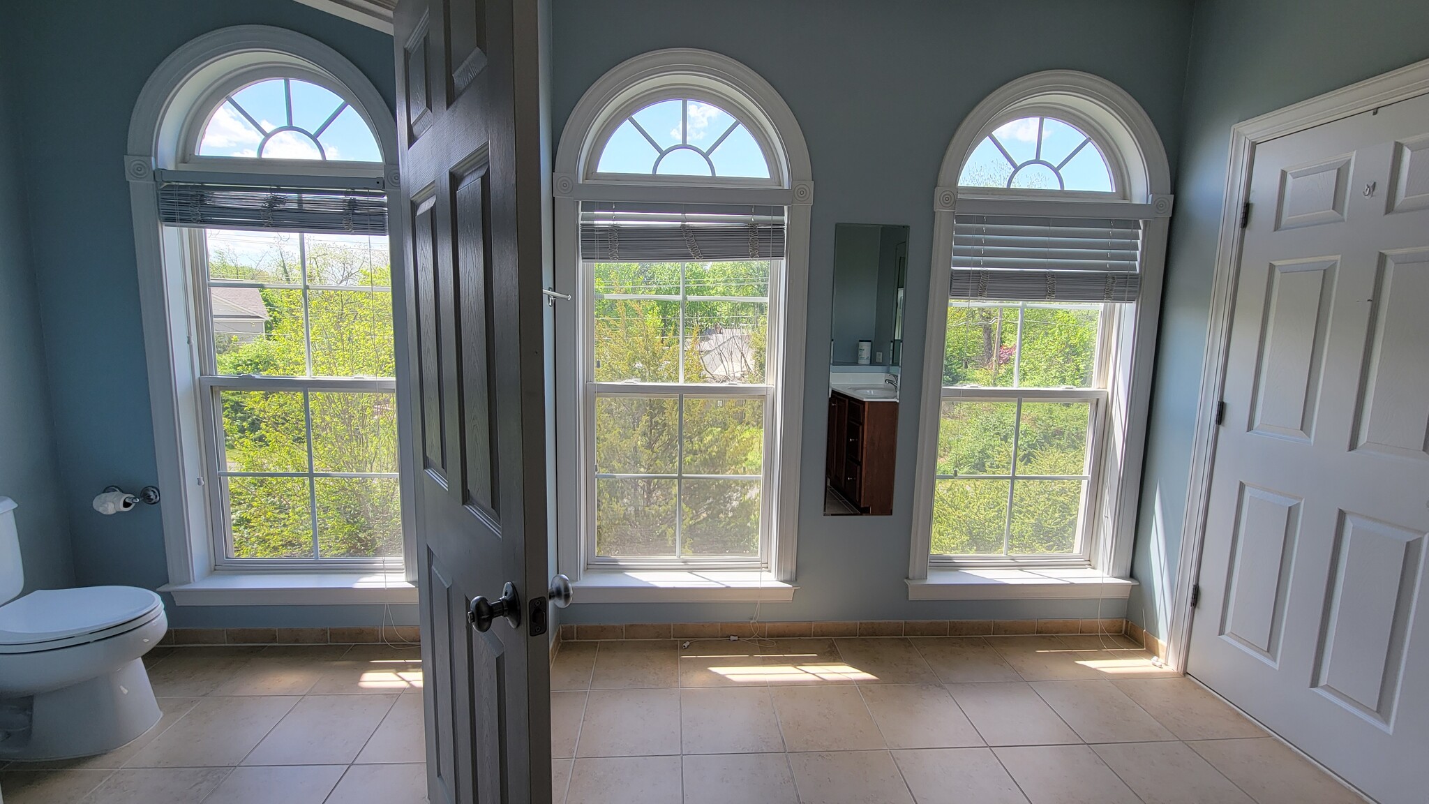 So much light! - 222 Herndon Station Sq