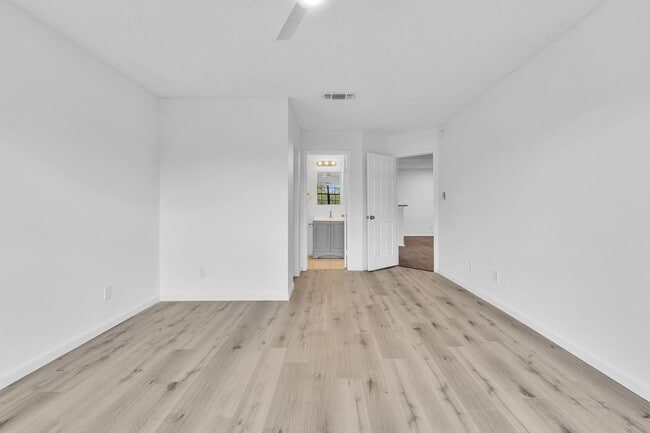 Building Photo - Beautiful 3 bedroom 2 bath condo in Coral Springs