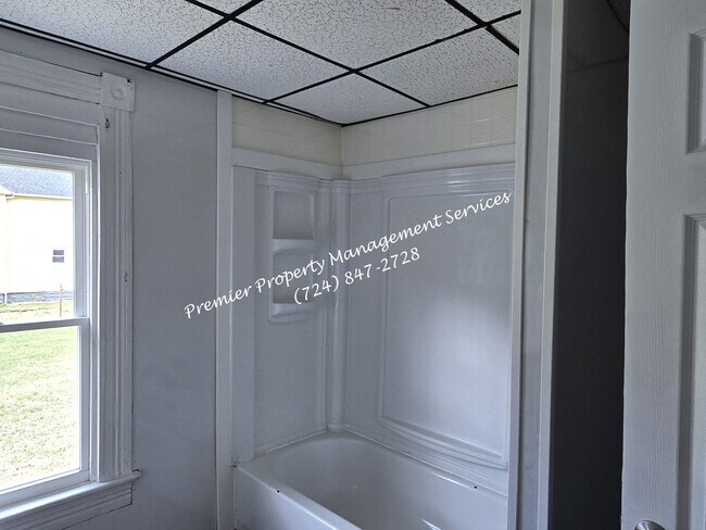 Building Photo - 416 E Reynolds St
