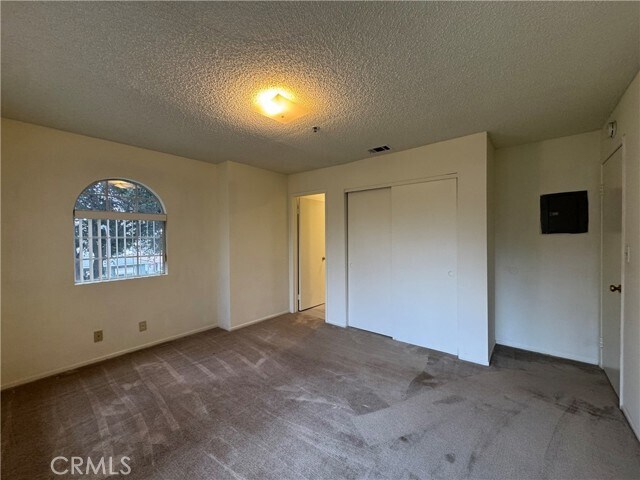 Building Photo - 223 N Olive Ave