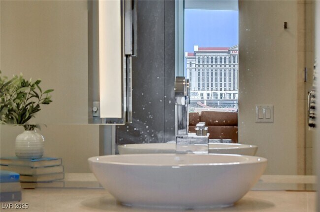 Building Photo - 3726 S Las Vegas Blvd