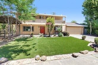 Building Photo - Beautiful West Davis home available in June