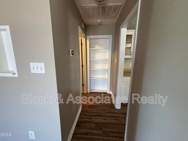 Building Photo - 337 Americana Dr