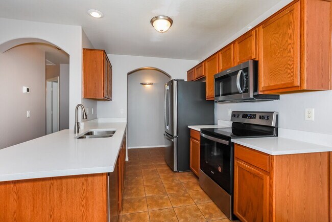 Building Photo - 38345 N Rusty Ln