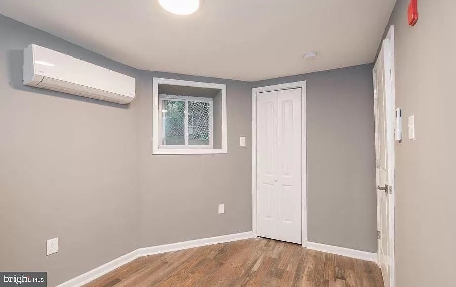 Building Photo - 207 S 49th St