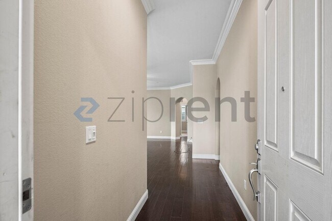 Building Photo - 1491 Maehl Dr