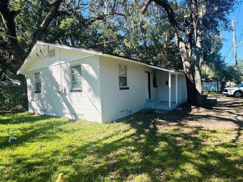 Building Photo - 4304 Grunthal St
