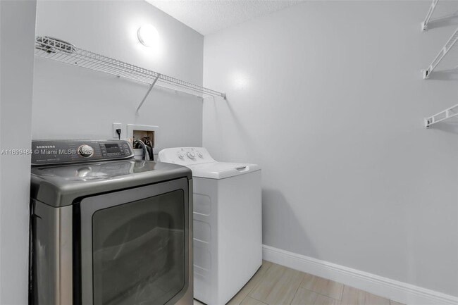 Building Photo - 5780 Rock Island Rd