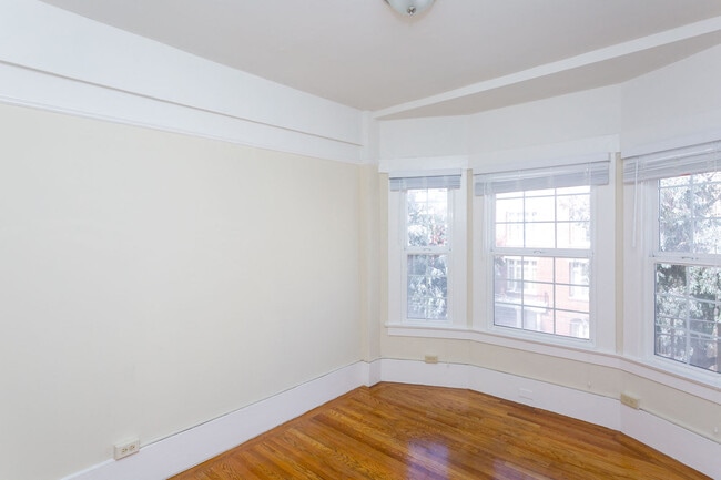 Building Photo - 1025 Post
