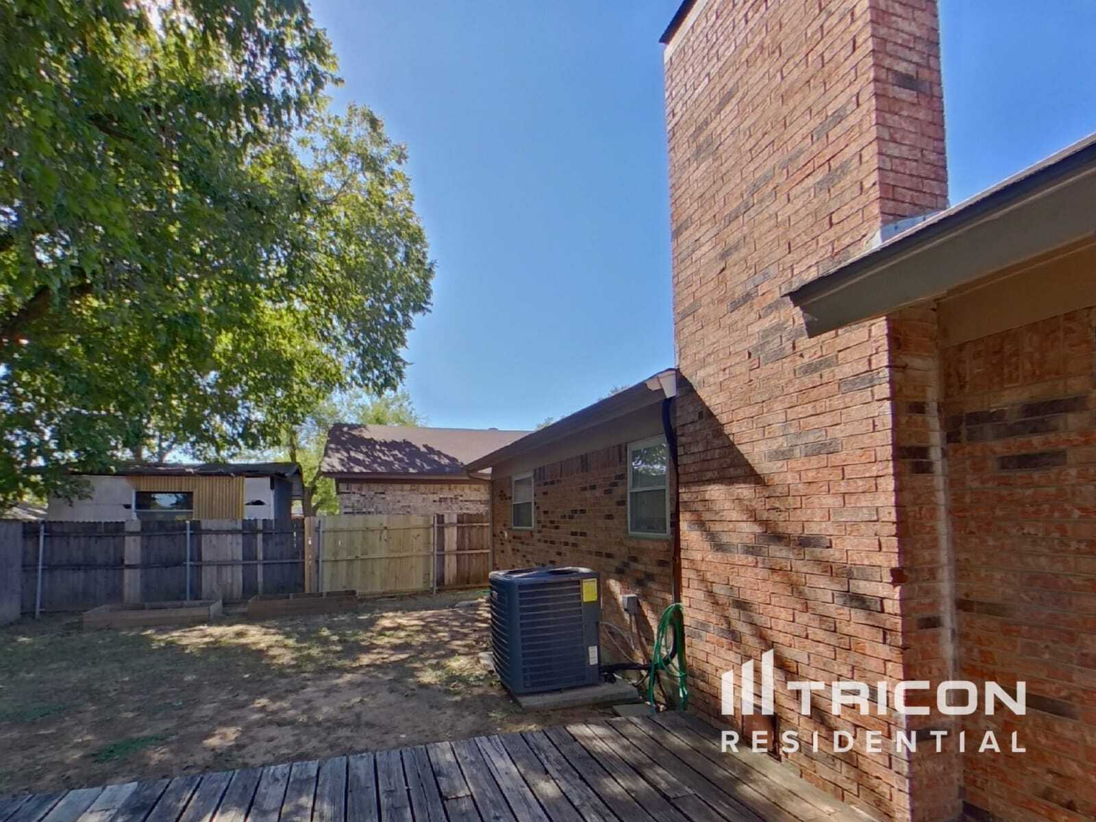 Building Photo - 1916 Tracey Cir