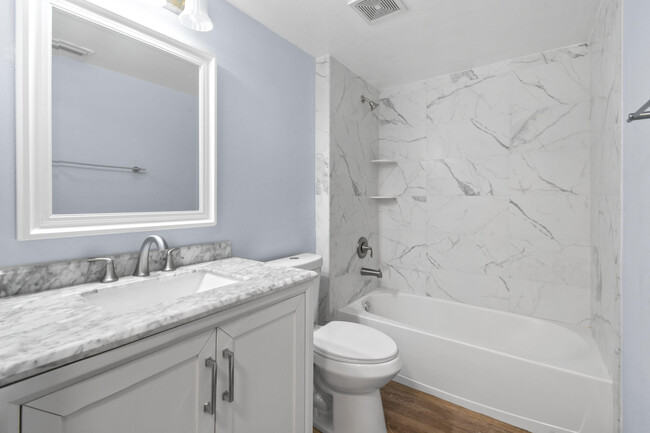 Building Photo - 6565 Emerald Dunes Dr