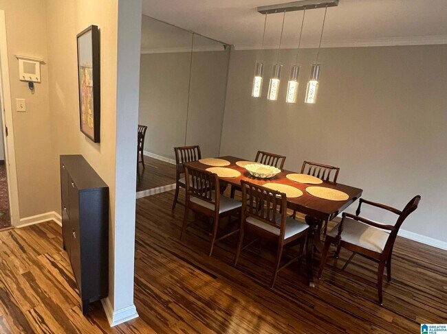 Building Photo - 1120 Beacon Pkwy W