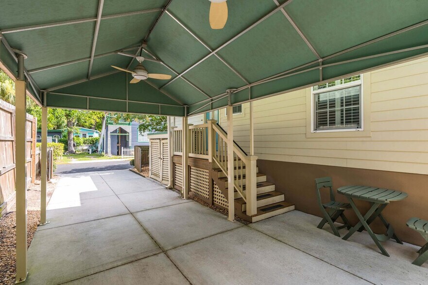 Building Photo - 36 Weeden St