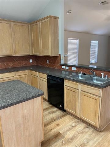 Building Photo - 116 Lipan St