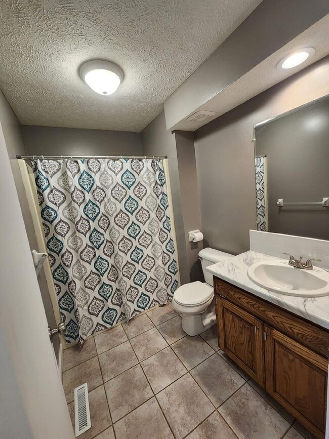 Building Photo - 717/719 McLean Court