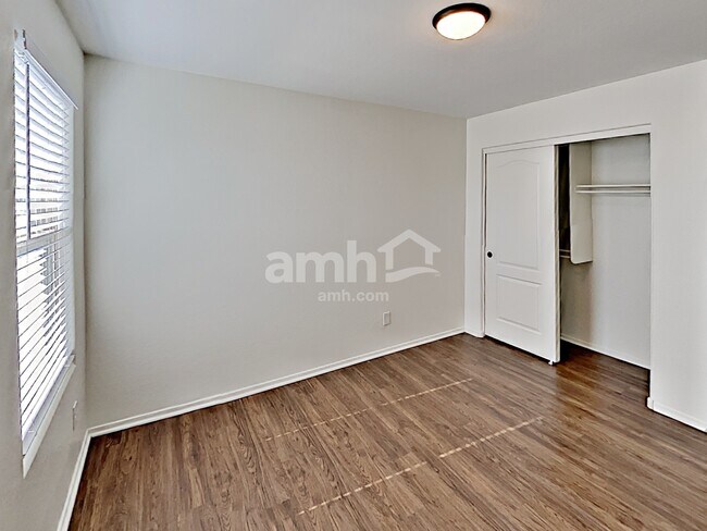 Building Photo - 3453 N Almar