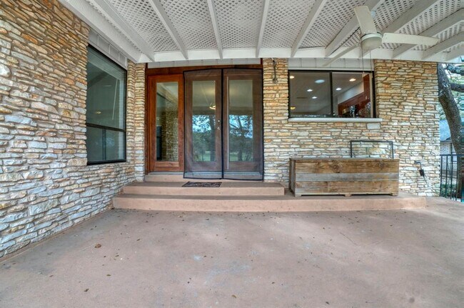 Building Photo - 11532 Spicewood Pkwy