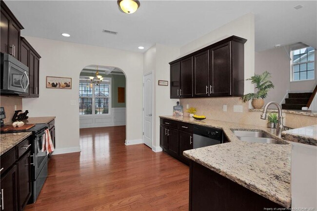 Building Photo - 313 Fountain Grove Dr
