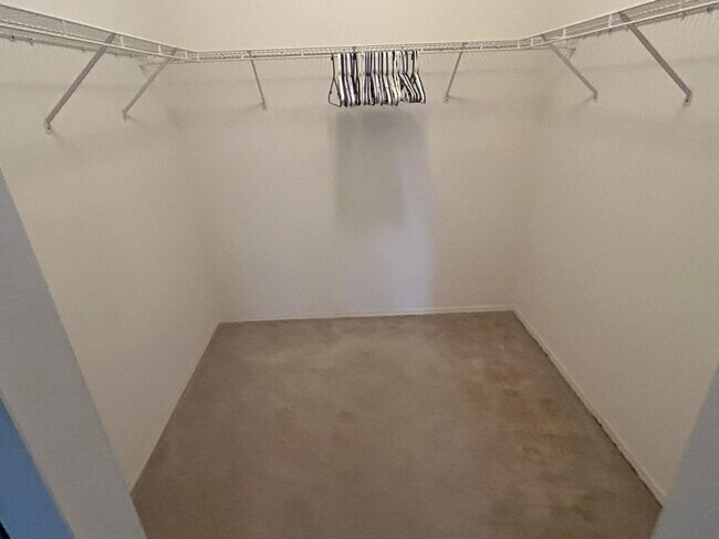 Building Photo - 6323 Sturbridge Ct