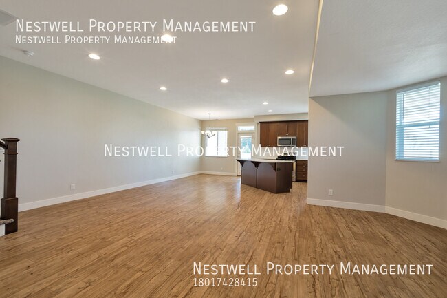 Building Photo - Beautiful 3-bed Townhome in Farmington in