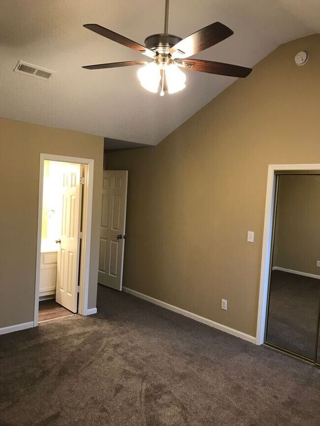 Building Photo - Whispering Winds Townhome - Perfect location for outdoor enthusiasts