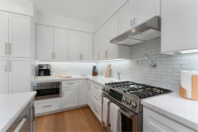 Building Photo - 624 N Clementine St