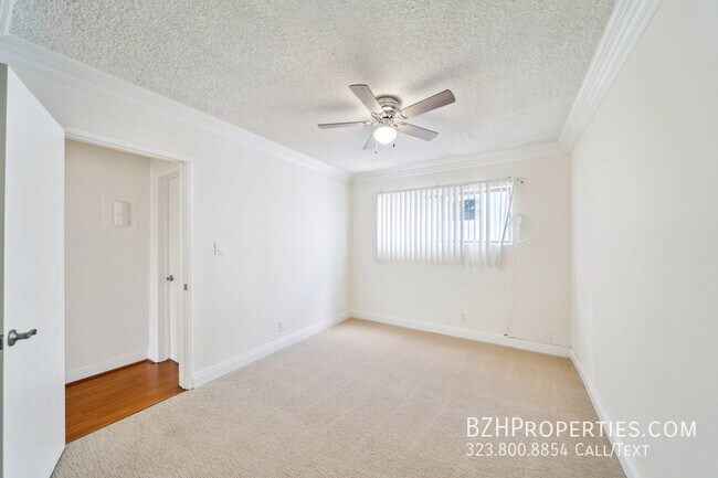 Building Photo - 7548 Hampton Ave