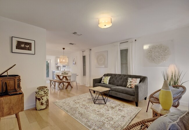 Building Photo - 2823 Garwood St