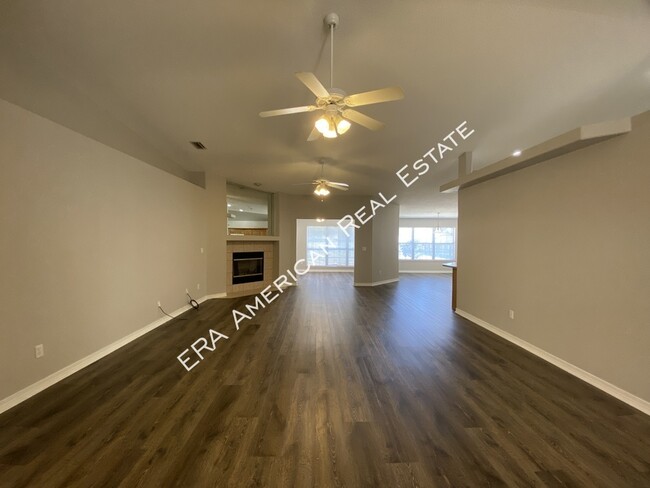 Building Photo - 2110 Bahama Dr