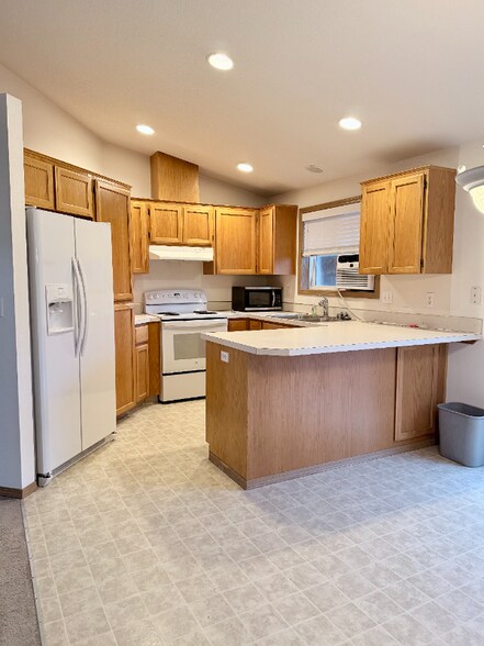 Building Photo - 109 Wilshire Way